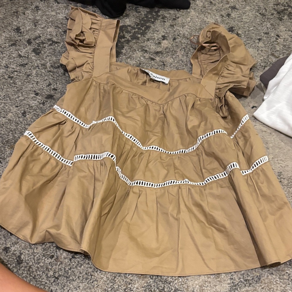 En Saison Light Brown Top